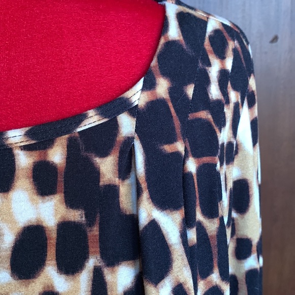 St. John Nordstrom Leopard Jersey with Shoulder Pleating M/L - Picture 6 of 15